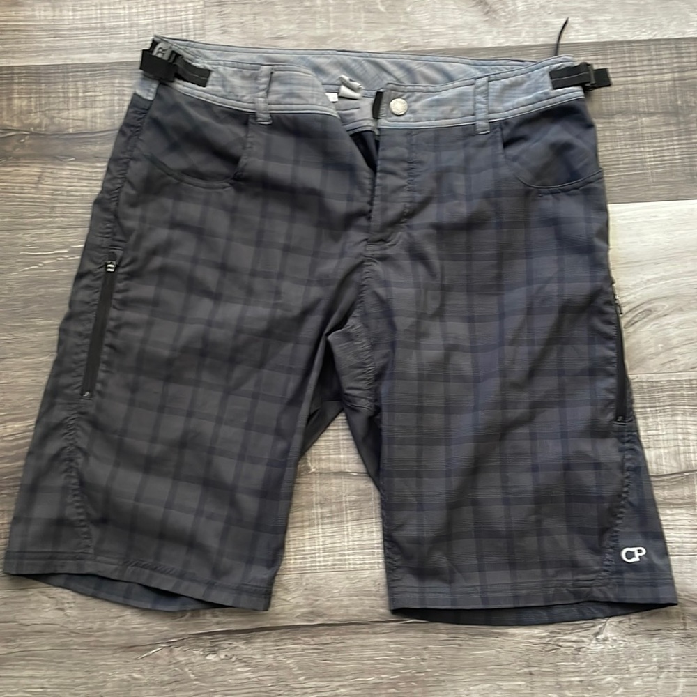 Club Ride Mountain Shorts LARGE